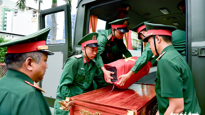 Preliminary rehearsal for the memorial and burial ceremony of martyrs' remains at Le Thi Rieng Park.