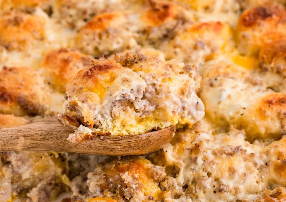 Biscuits and gravy casserole